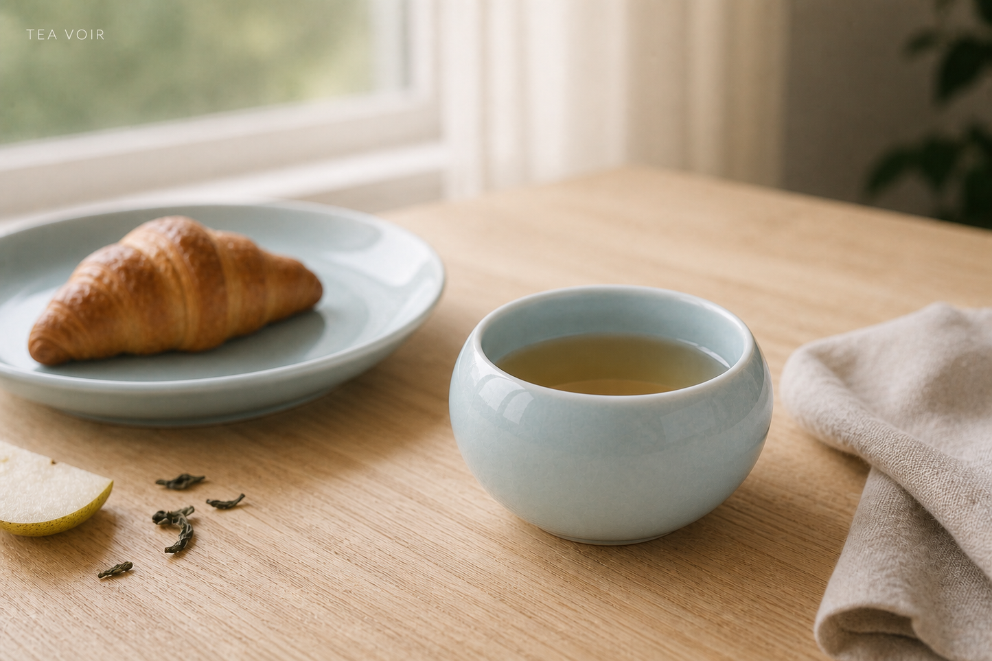 TEA VOIR Pale Celadon Round Tea Cup